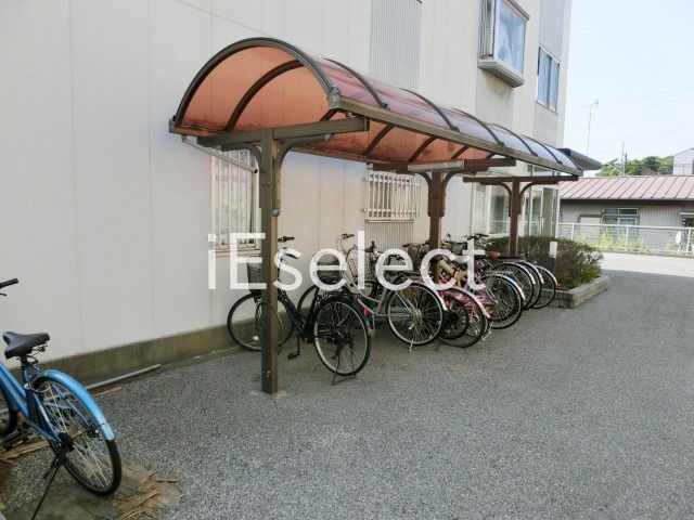 その他共有部分　屋根付駐輪場です。