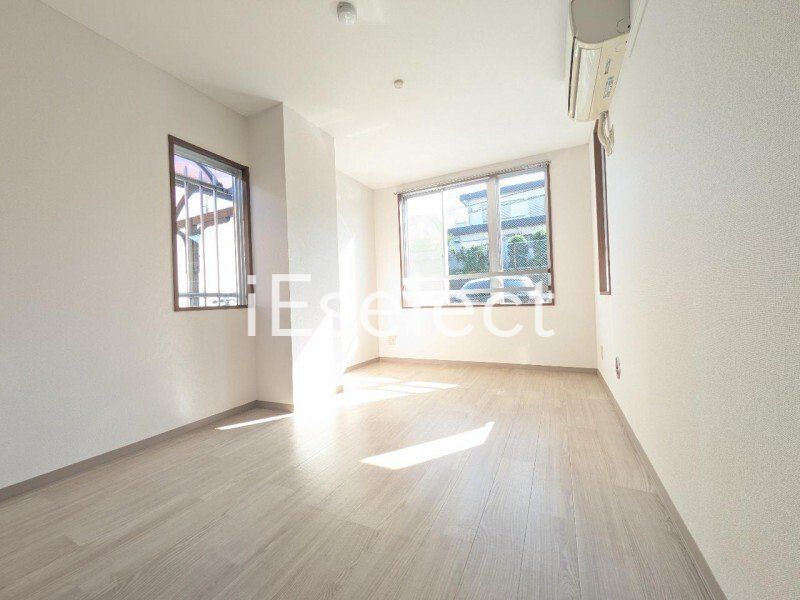 居室・リビング　白基調の明るい居室です★