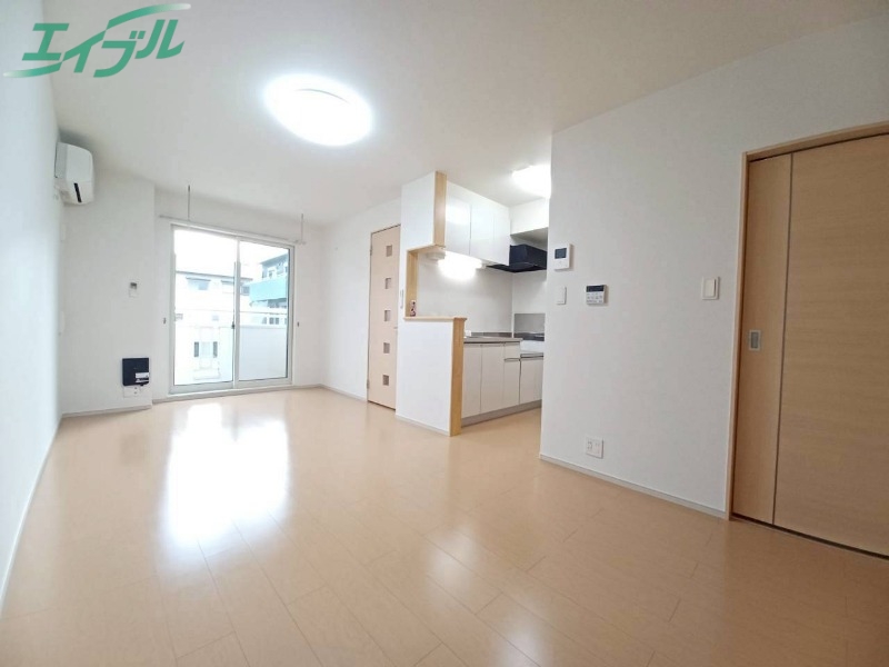 居室・リビング　同型参考写真