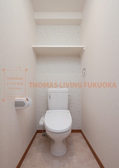 トイレ　温水洗浄便座付きのトイレ