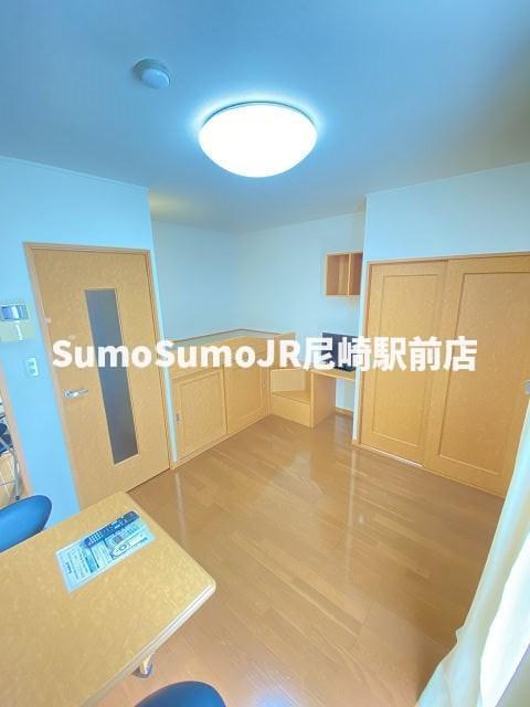 居室・リビング　ゆったり過ごせる居間です