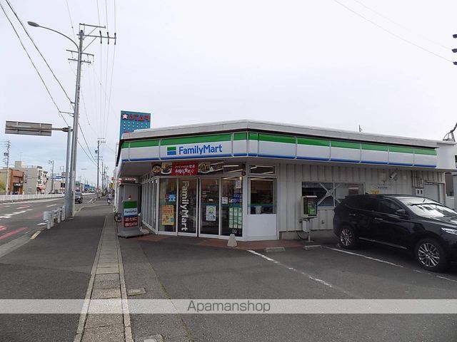 コンビニ　ファミリーマート（コンビニ）まで464m