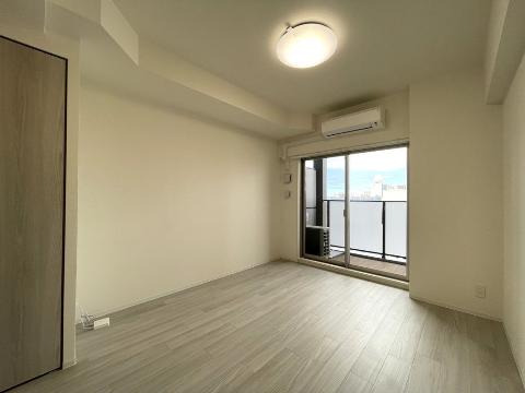 居室・リビング　室内