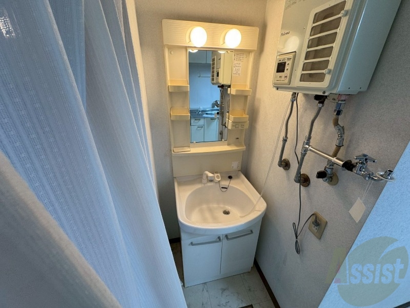 洗面設備　こちらに洗面台があります。朝の洗顔はこちらで。