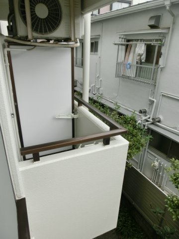 バルコニー　東向きのバルコニー。 （※参考写真）