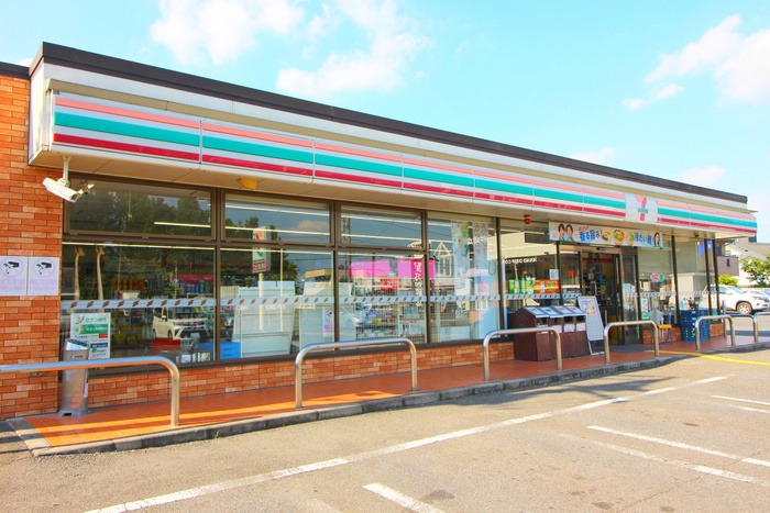 コンビニ　セブンイレブン大宮三橋4丁目店（コンビニ）まで250m