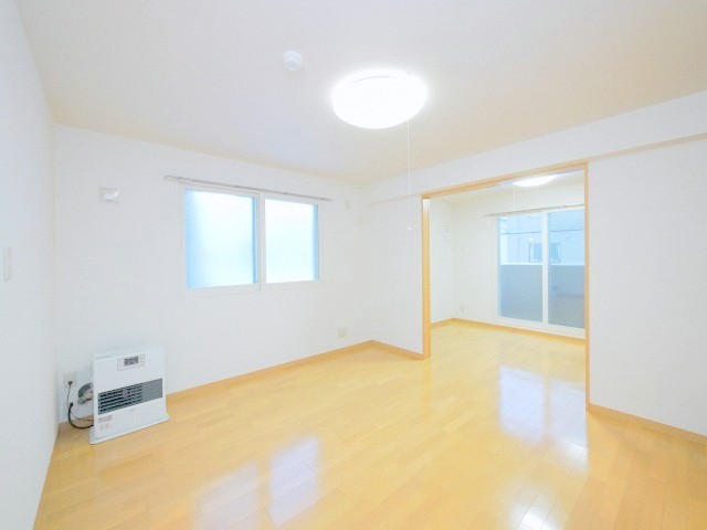 居室・リビング　明るいリビングです☆