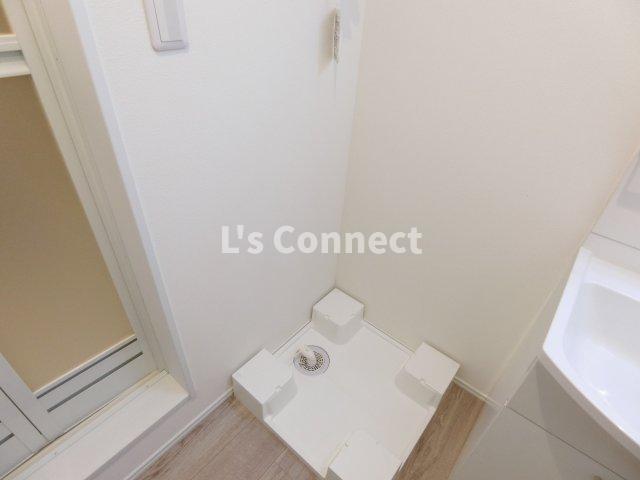 その他設備　室内洗濯機置き場には排水パン付き。