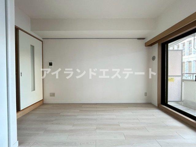 その他　リフォーム中につき画像は他室反転タイプです。