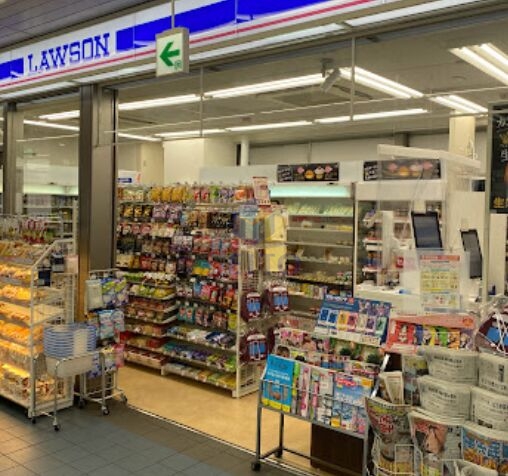 コンビニ　ローソンHA阪急蛍池店（コンビニ）まで242m