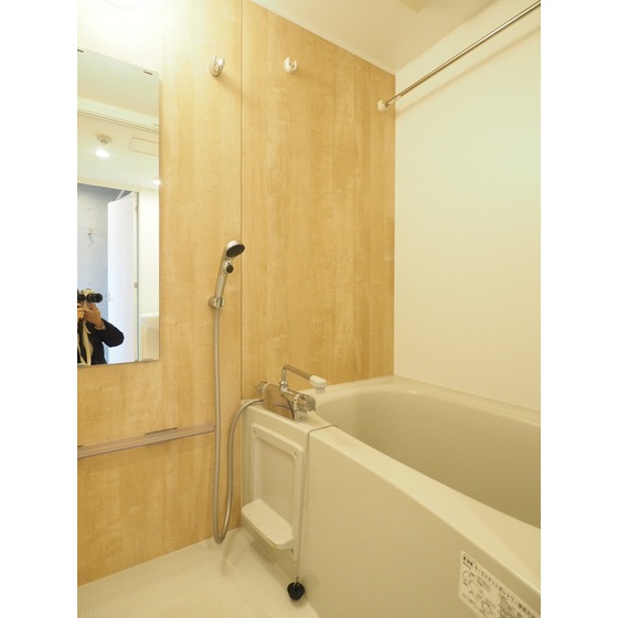 バス・シャワールーム　浴室乾燥機付きバスルーム