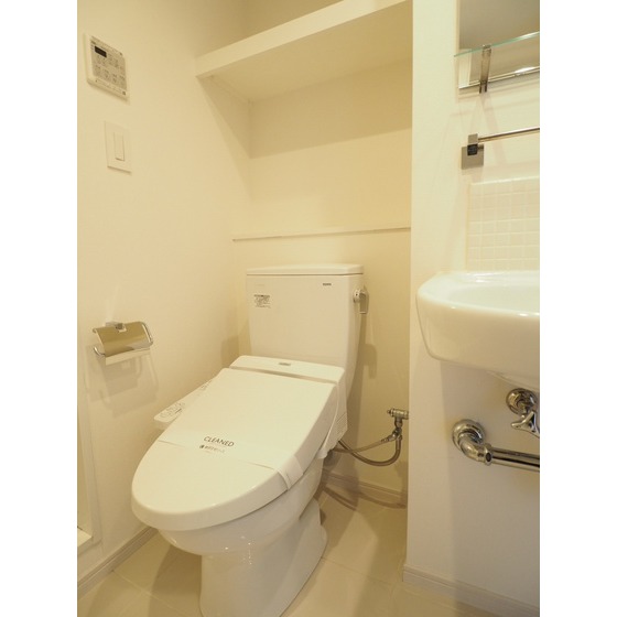 トイレ　温水洗浄便座