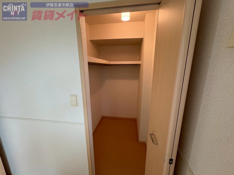 収納　同型反転参考写真