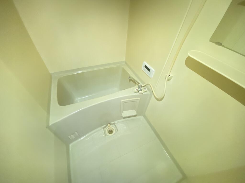 バス・シャワールーム　※同建物別部屋写真です。ご参考ください。