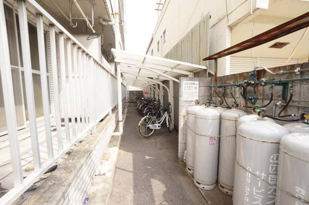 駐車場　駐輪場