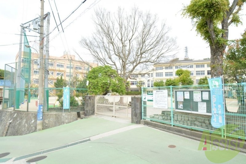 小学校　小部小学校（小学校）まで1040m