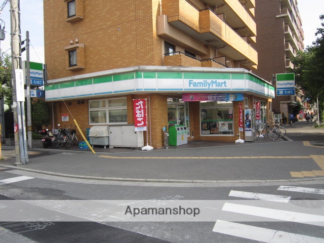 コンビニ　ファミリーマート（コンビニ）まで450m