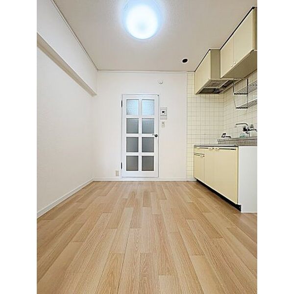 居室・リビング　【ファーストフード】モスバーガー一社駅前店まで274m