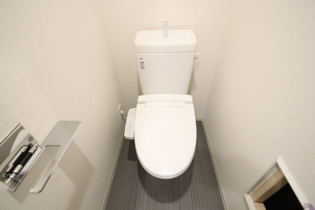 トイレ　※別室の参考写真の為、現況優先です。