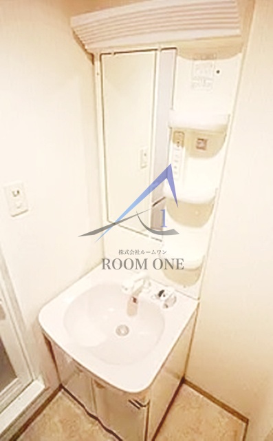 洗面設備　独立洗面台です。