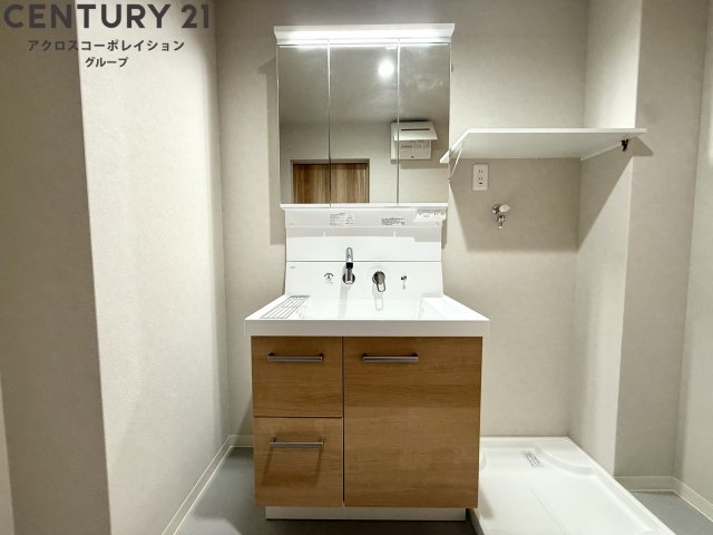 洗面設備　室内に洗濯機置き場があります