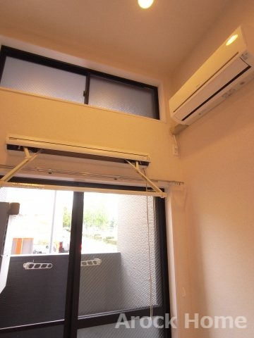その他設備　エアコン、室内物干し付きです