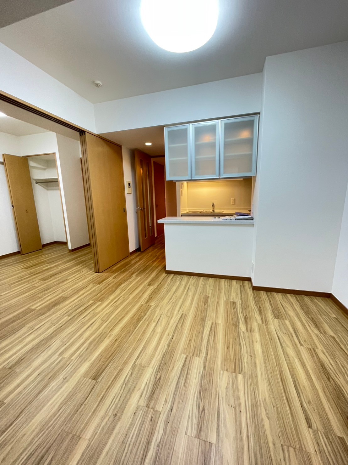 居室・リビング　暖かい太陽光を呼び込むダイニング