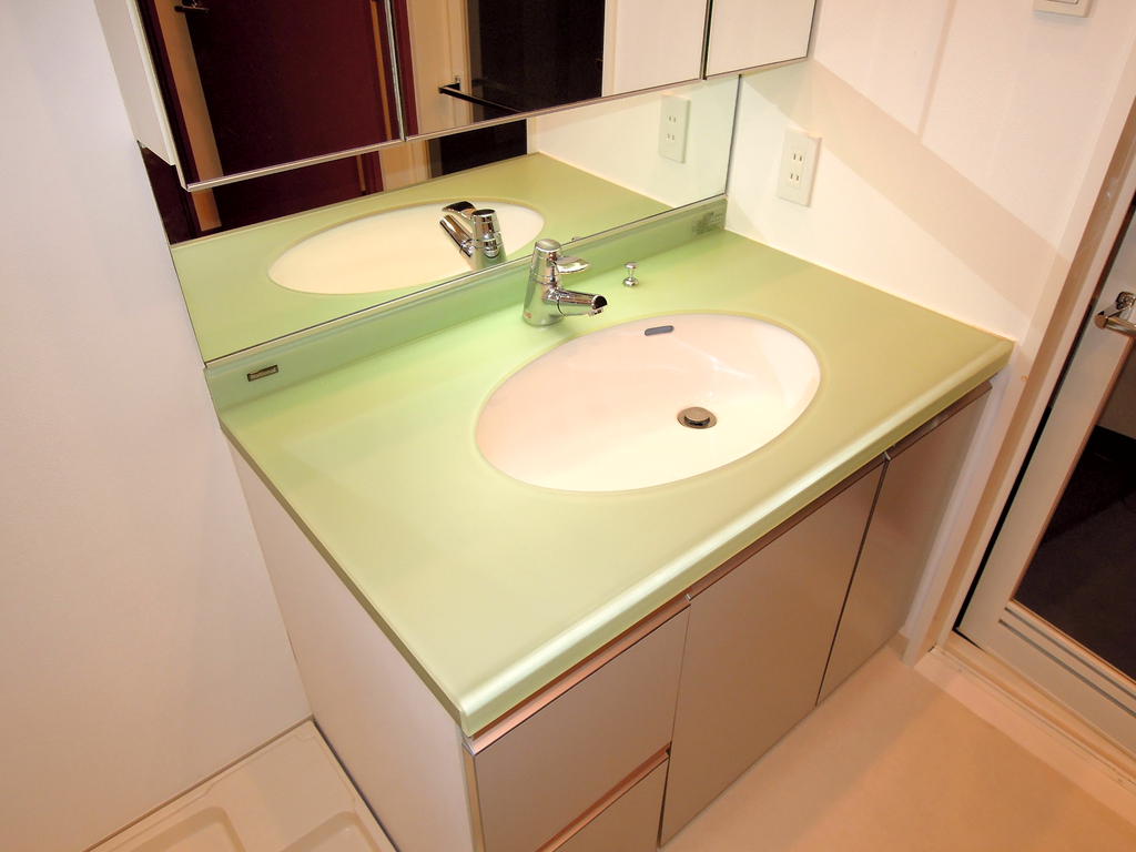 洗面設備　便利な独立洗面台