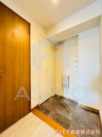 玄関　同マンション別部屋　参考写真