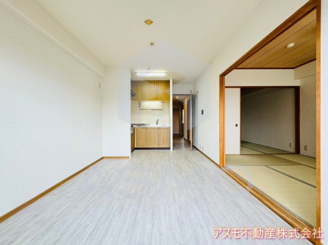 居室・リビング　同マンション別部屋　参考写真