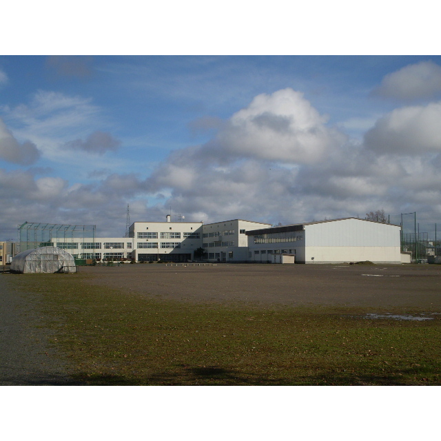 中学校　富原中学校（中学校）まで720m