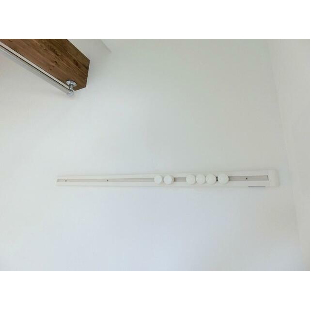 その他　壁掛けハンガーレール有！