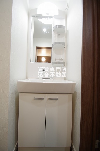 洗面設備　使いやすい独立洗面台