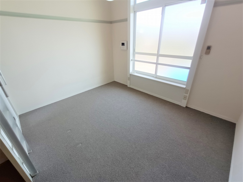 居室・リビング　家電・家具無のお部屋です。