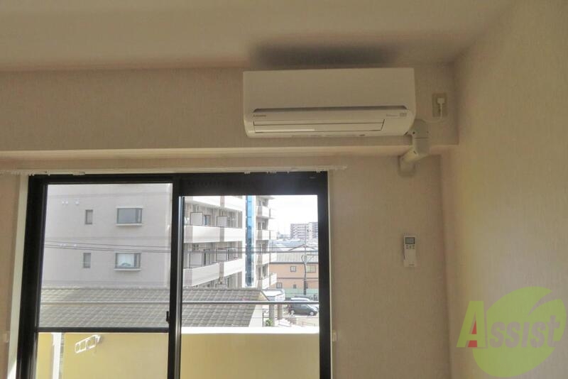 その他設備　エアコンもちゃんとついてますよー、年中無い活躍です