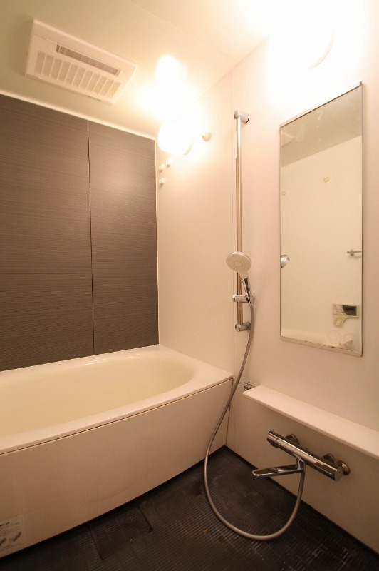 バス・シャワールーム　バスルーム