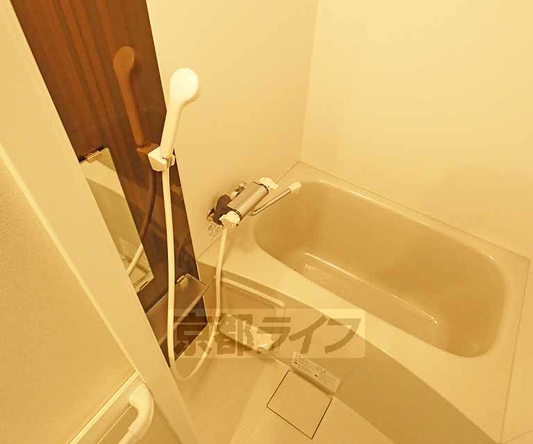 バス・シャワールーム　清潔感のある浴室です！