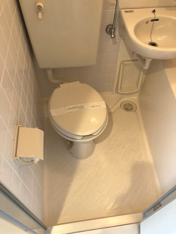 トイレ　お掃除のしやすいユニットタイプのトイレ