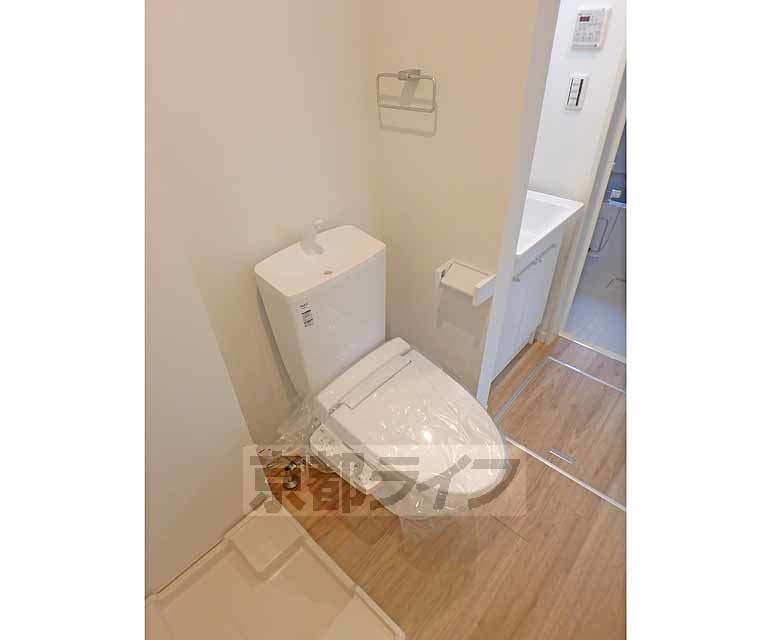 トイレ　温水洗浄便座付きで快適なトイレライフを