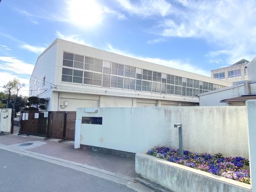 小学校　堺市立久世小学校（小学校）まで310m