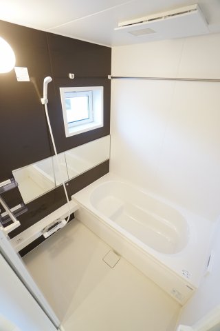 バス・シャワールーム　※同物件・反転タイプの写真です。