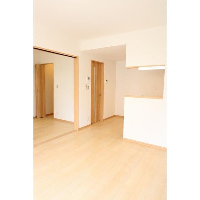 居室・リビング　★人気物件の為、045-900-3251：お電話でのお問い合