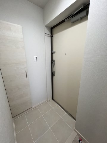 玄関　収納もある玄関です