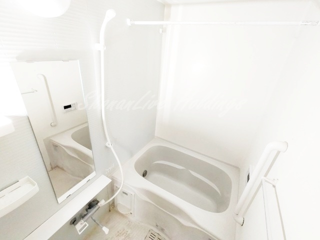 バス・シャワールーム　清潔感のあるお風呂です♪