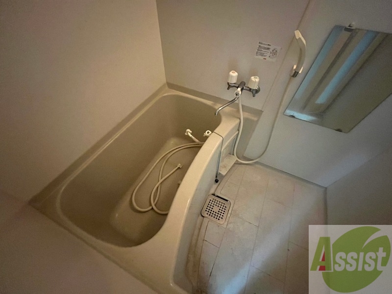 バス・シャワールーム　お風呂になります。一日の疲れを癒してくださいね。