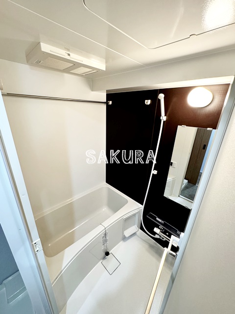 バス・シャワールーム　嬉しい追い焚き・浴室乾燥機付きです♪