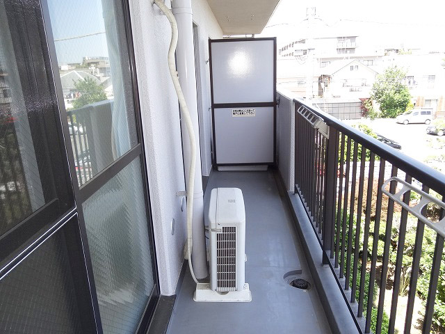 バルコニー　洋室収納