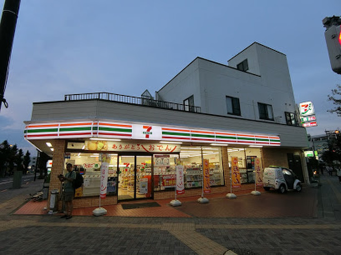 コンビニ　セブンイレブン　青梅河辺駅南口店（コンビニ）まで162m