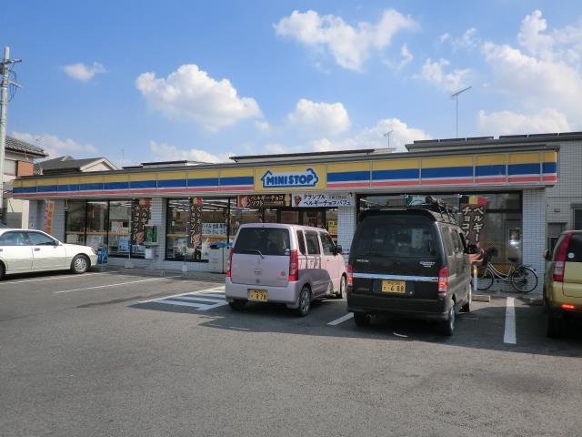 コンビニ　ミニストップ上里三軒西店（コンビニ）まで487m