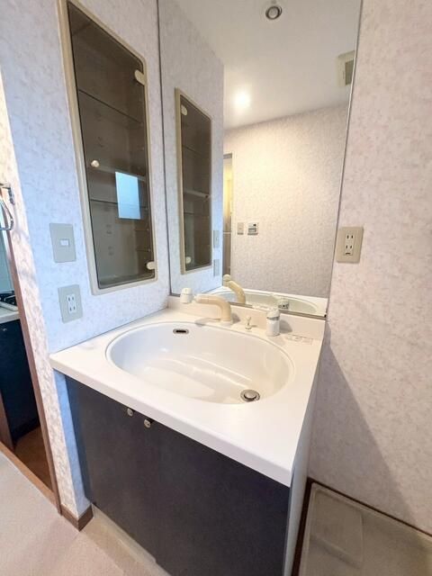 洗面設備　広い洗面スペース